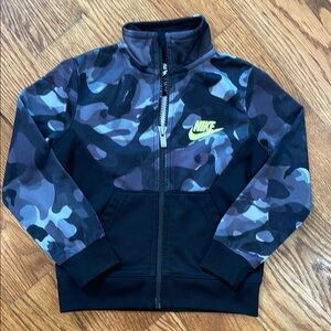 Boy’s Nike Zip Up Jacket/Coat. Size 2T. Like New Condition.